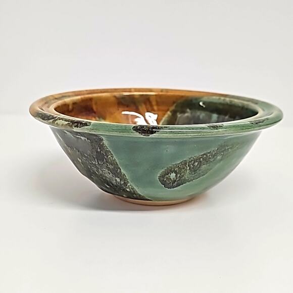 Signed Gatlinburg Judy Jones Pottery Bowl with Bear Green Tan No Chip Cracks - Picture 5 of 8